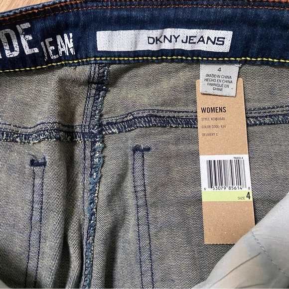 DKNY flare leg jeans - Picture 4 of 8